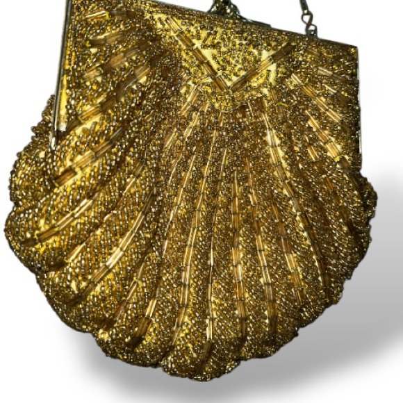 Vintage gold beaded shell purse - Picture 2 of 3